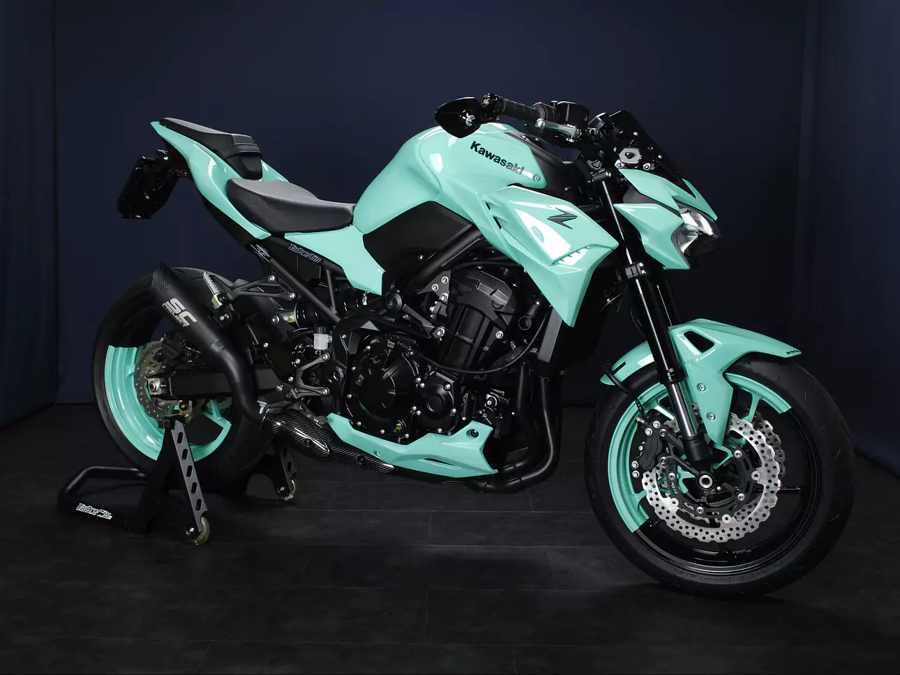 Kawasaki Z900 Sonderlackierung türkis